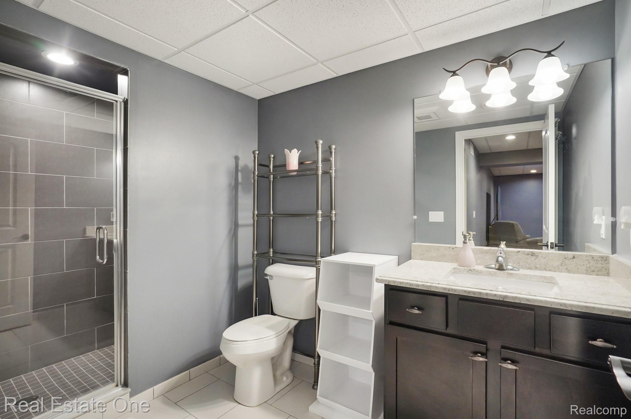 1047 Hampshire Court Rochester, MI 48307 - Photo 38 of 38 DSC06577 (1).jpg
