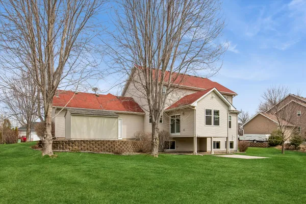 $550,000 | 6182 169th Street West, Lakeville, MN 55024