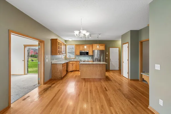 $550,000 | 6182 169th Street West, Lakeville, MN 55024