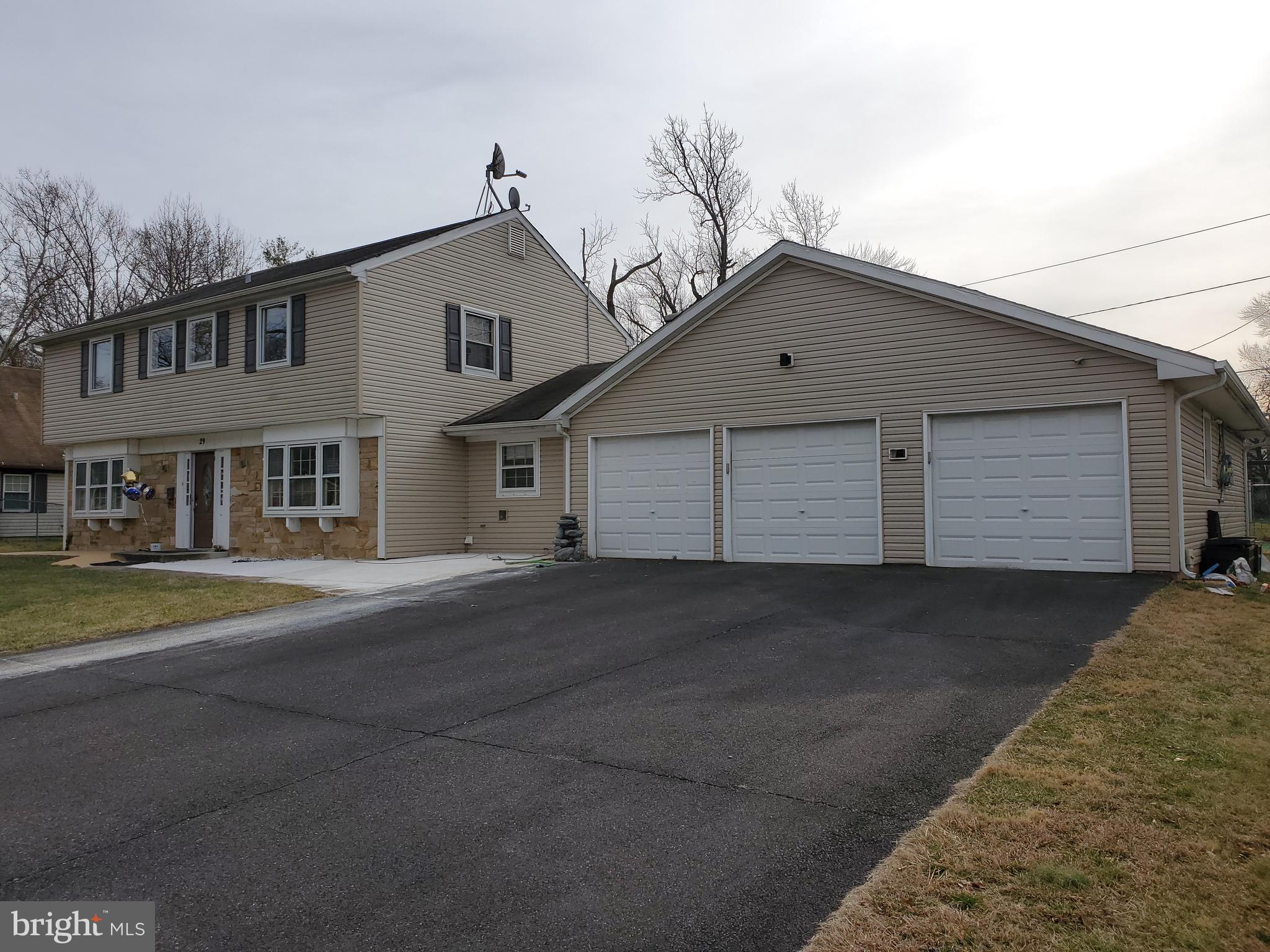 29 East Stokes Road Willingboro, NJ 08046 - Photo 3 of 23 Gallery Image 3