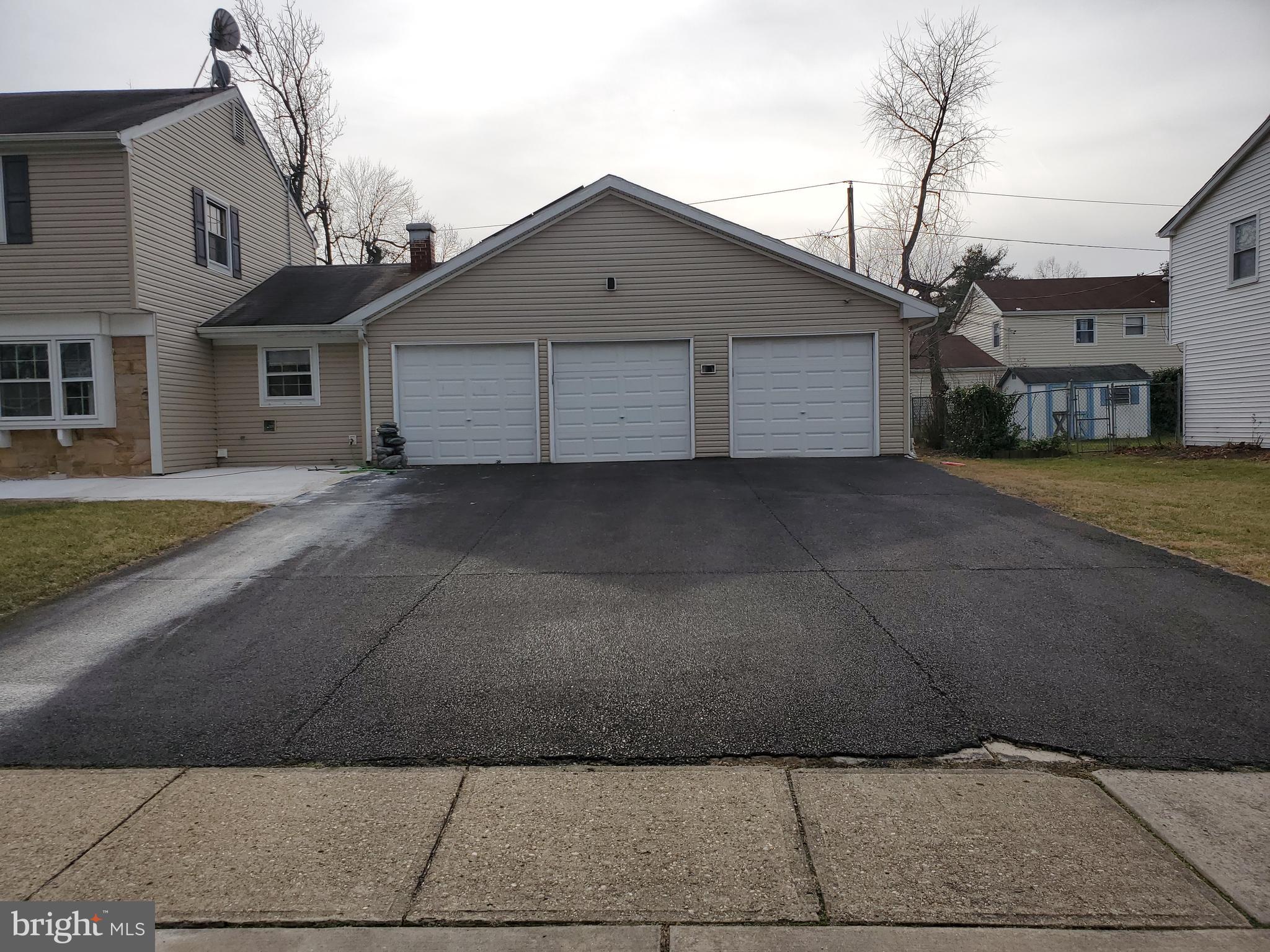 29 East Stokes Road Willingboro, NJ 08046 - Photo 4 of 23 Gallery Image 4