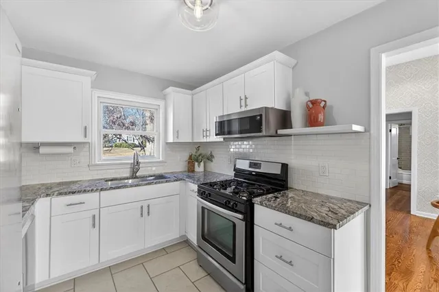 $375,000 | 5109 West 71st Street, Prairie Village, KS 66208