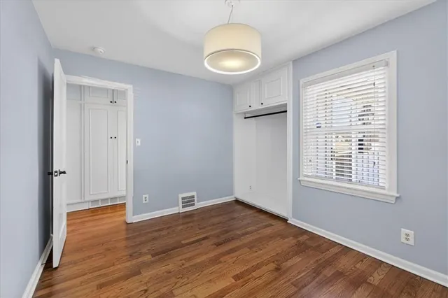 $375,000 | 5109 West 71st Street, Prairie Village, KS 66208