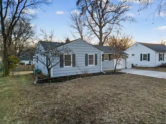 $375,000 | 5109 West 71st Street, Prairie Village, KS 66208
