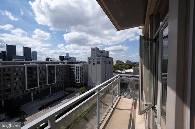 a picture of city view