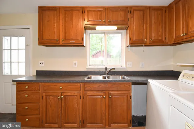 $3,900 | 2905 Boswell Avenue, Alexandria, VA 22306