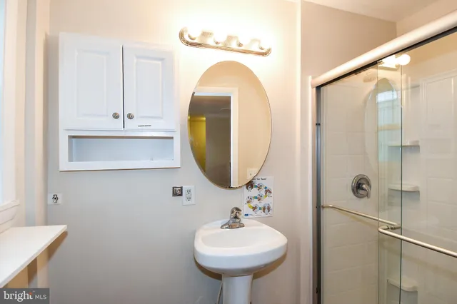 $3,900 | 2905 Boswell Avenue, Alexandria, VA 22306