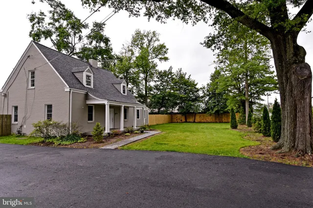 $3,900 | 2905 Boswell Avenue, Alexandria, VA 22306