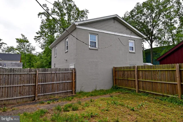 $3,900 | 2905 Boswell Avenue, Alexandria, VA 22306