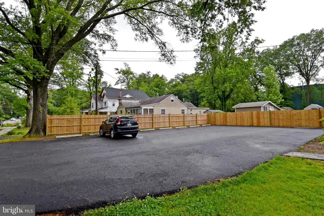 $3,900 | 2905 Boswell Avenue, Alexandria, VA 22306