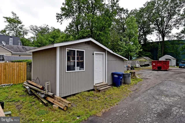 $3,900 | 2905 Boswell Avenue, Alexandria, VA 22306