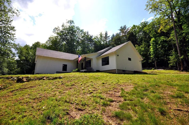 $749,000 | 216 Jenness Hill Lane, Bristol, NH 03222