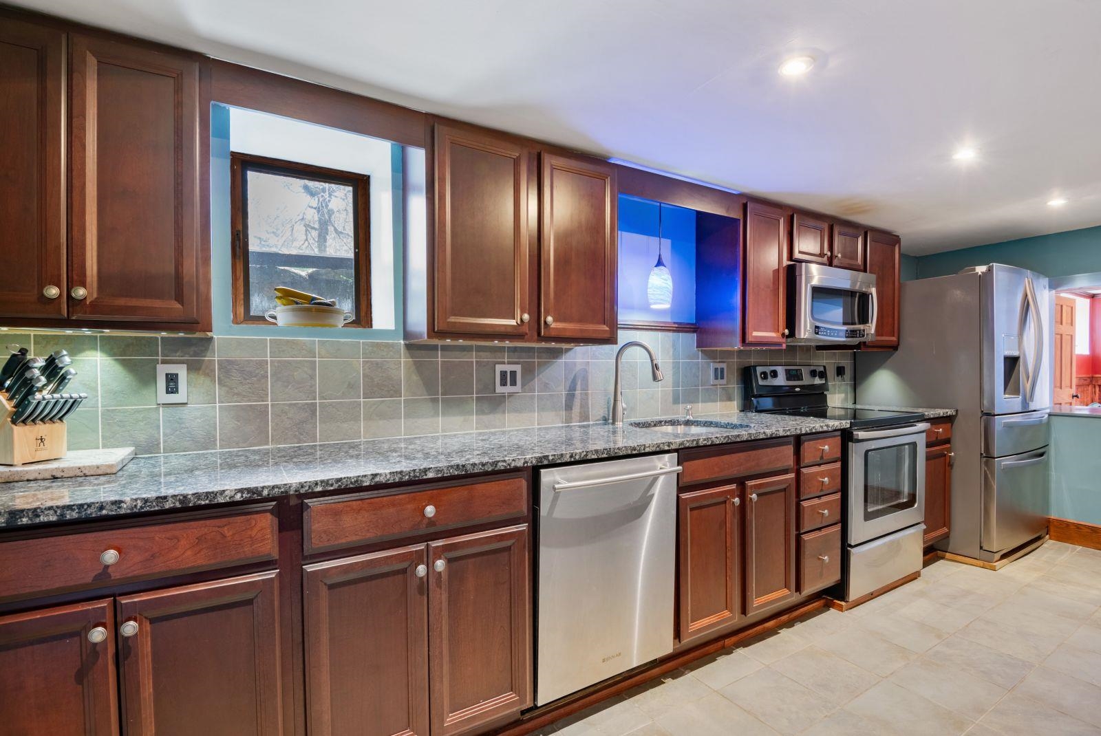 80 Pond Street, Unit 1 Salem, NH 03079 - Photo 6 of 51