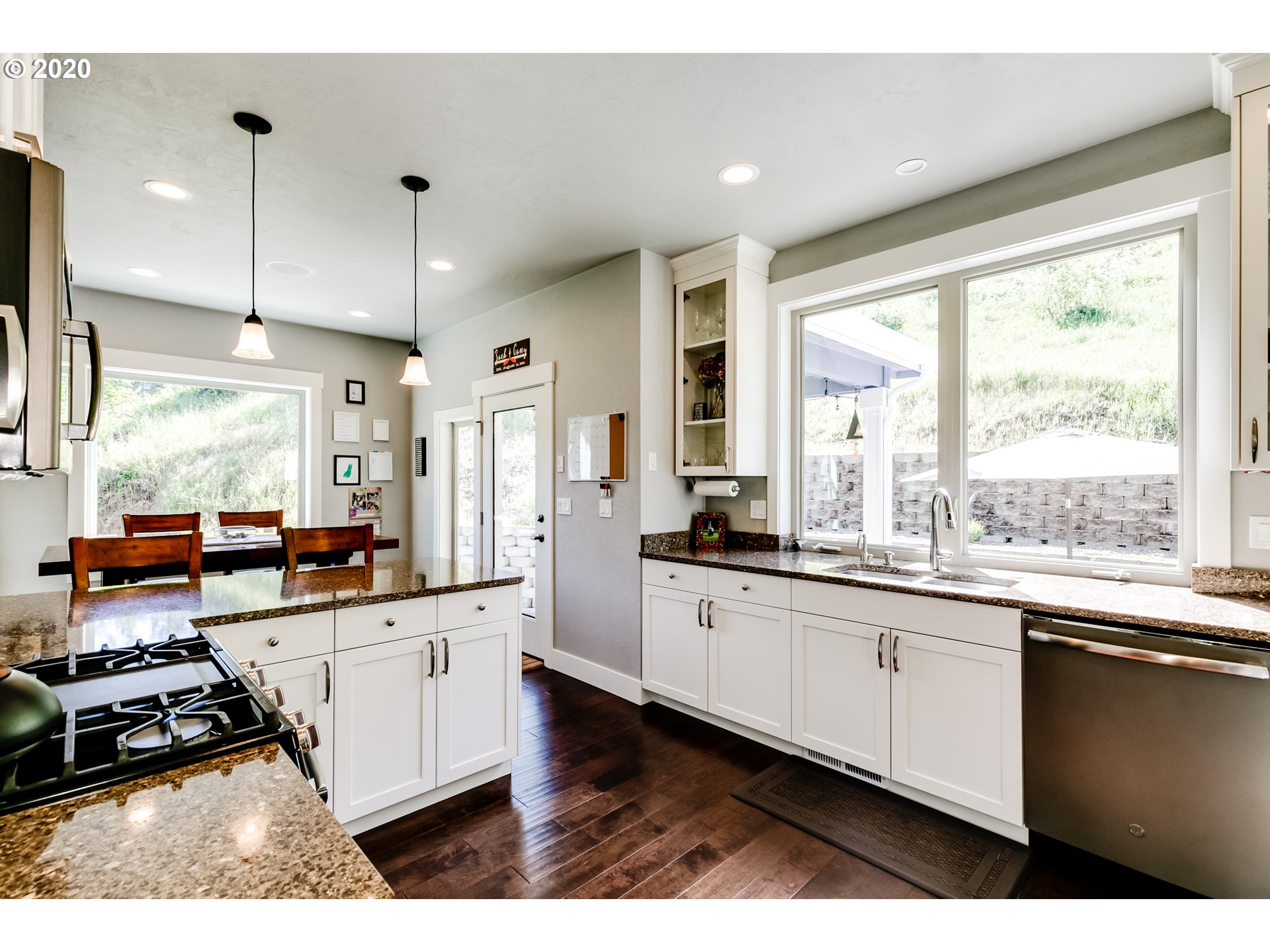 29820 Fox Hollow Road Eugene, OR 97405 - Photo 3 of 27