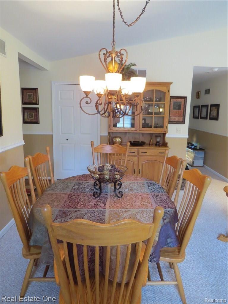 921 Minnesota Road Troy, MI 48083 - Photo 8 of 27 IMG_2420.JPG