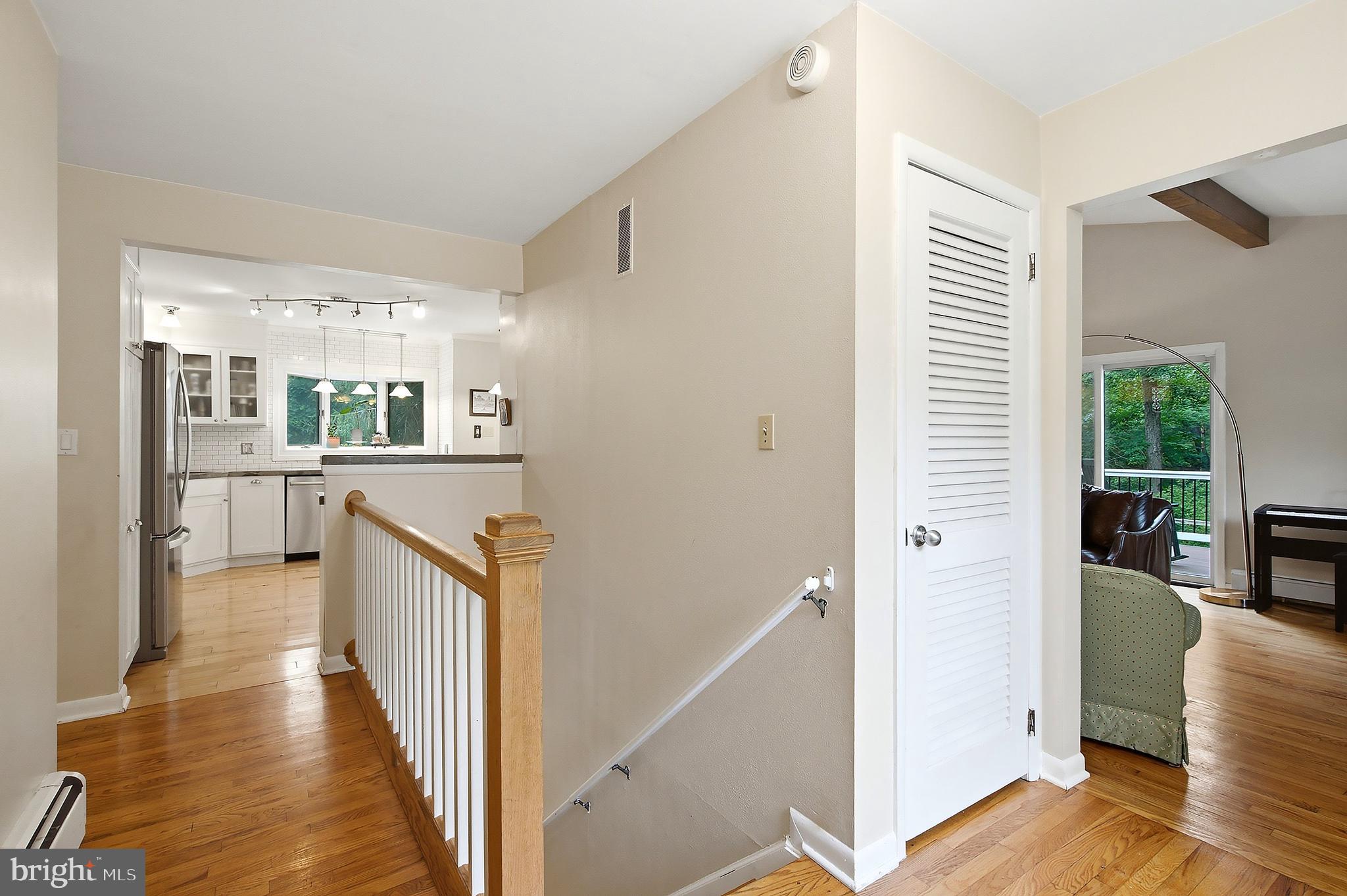 95 Jacobs Creek Road Ewing, NJ 08628 - Photo 8 of 51 Foyer