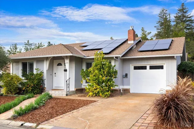 $675,000 | 1421 Oak Circle, Healdsburg, CA 95448