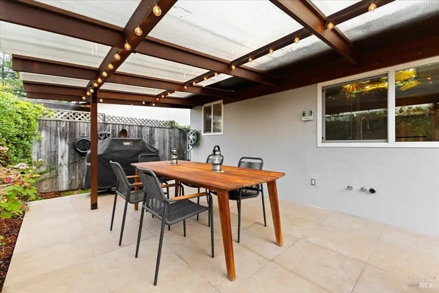 $675,000 | 1421 Oak Circle, Healdsburg, CA 95448