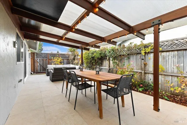 $675,000 | 1421 Oak Circle, Healdsburg, CA 95448