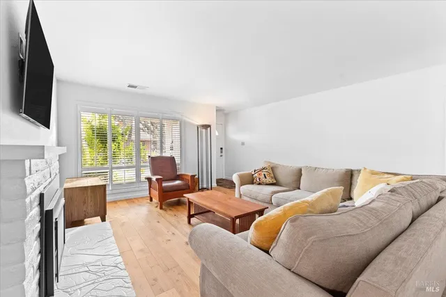 $675,000 | 1421 Oak Circle, Healdsburg, CA 95448