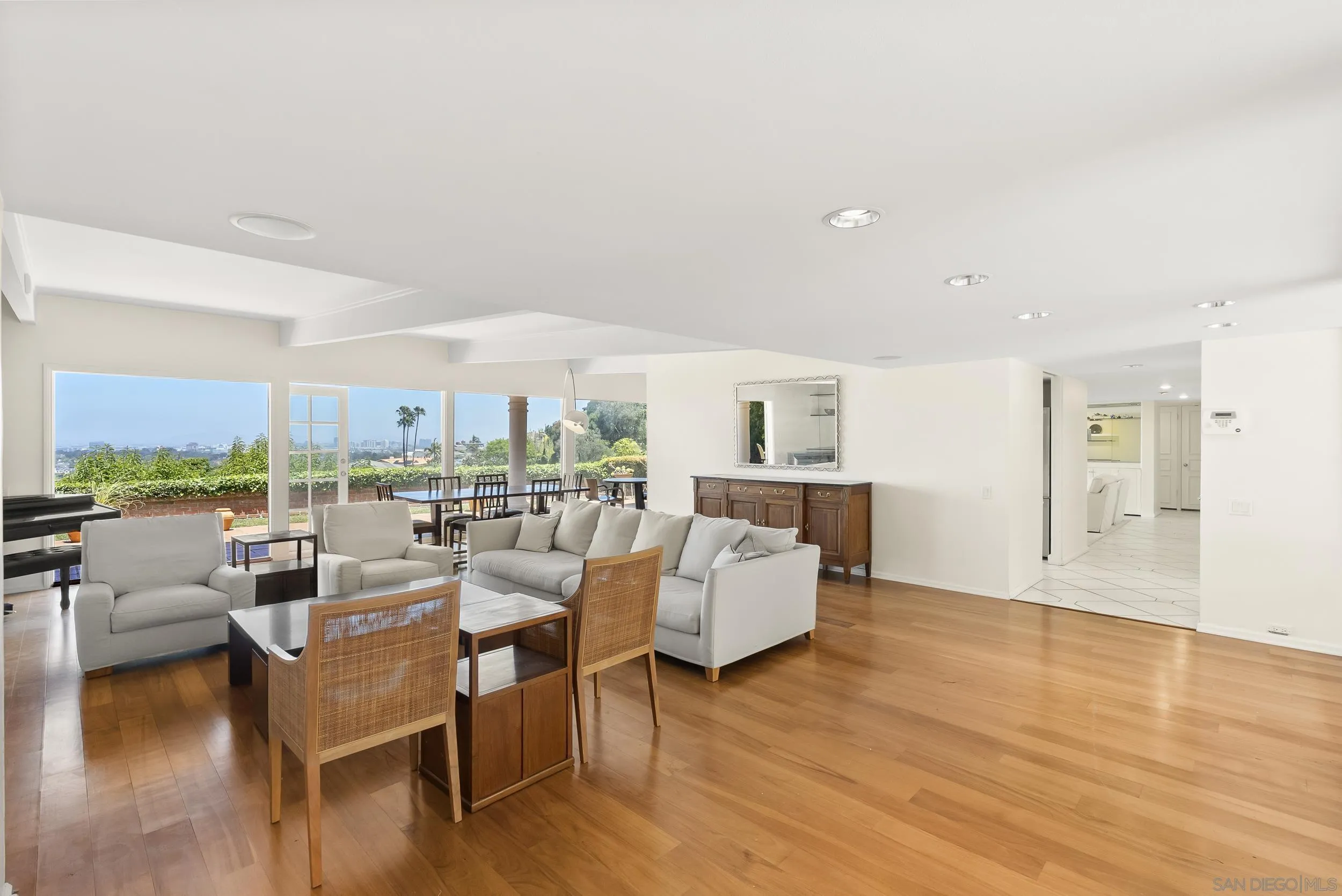 2326 Rue Adriane La Jolla, CA 92037 - Photo 6 of 42