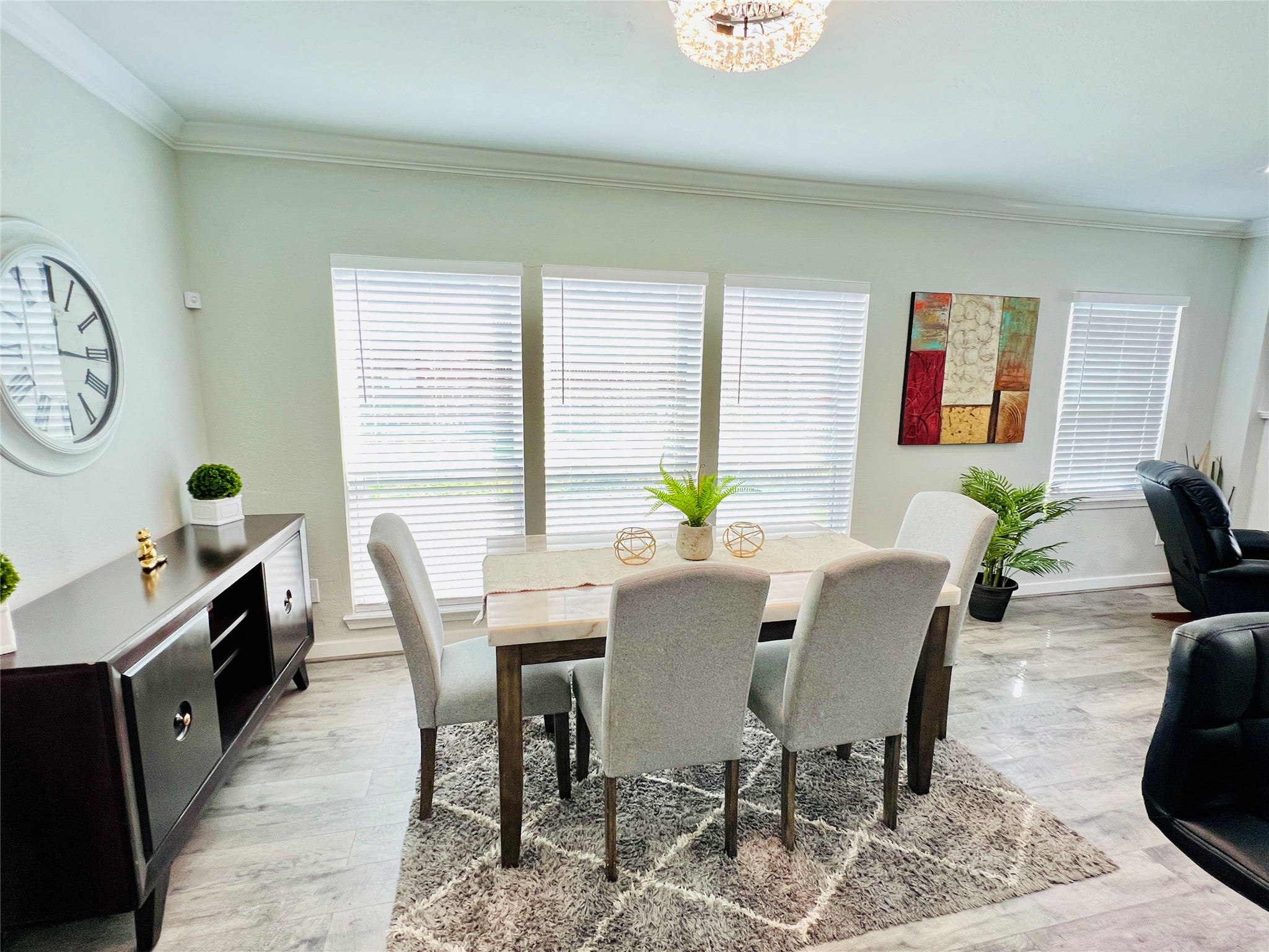 1909 Ruth Street Houston, TX 77004 - Photo 5 of 35 a view of a dining room with furniture