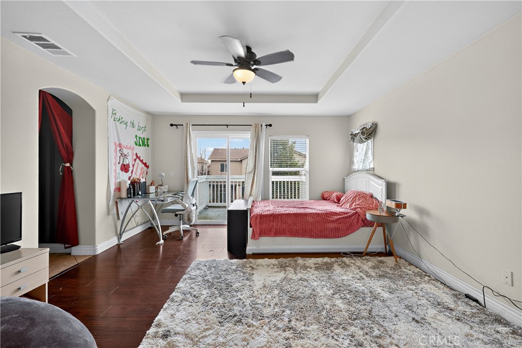 1277 Baxter Drive Merced, CA 95348 - Photo 35 of 63 a living room with furniture and wooden floor