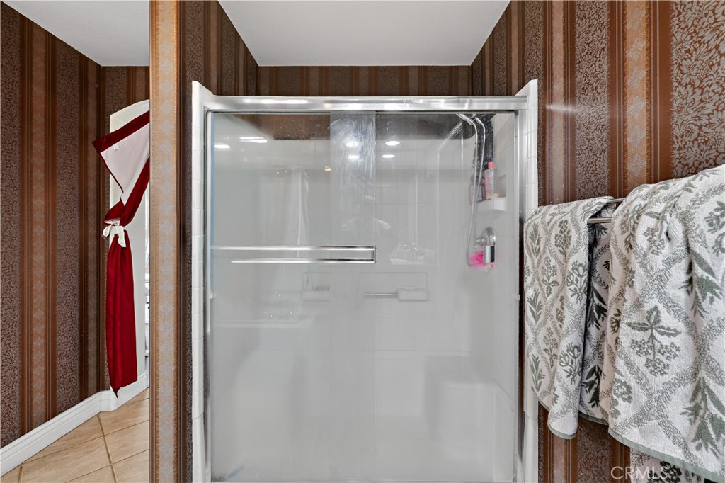 1277 Baxter Drive Merced, CA 95348 - Photo 40 of 63 a bathroom with a shower