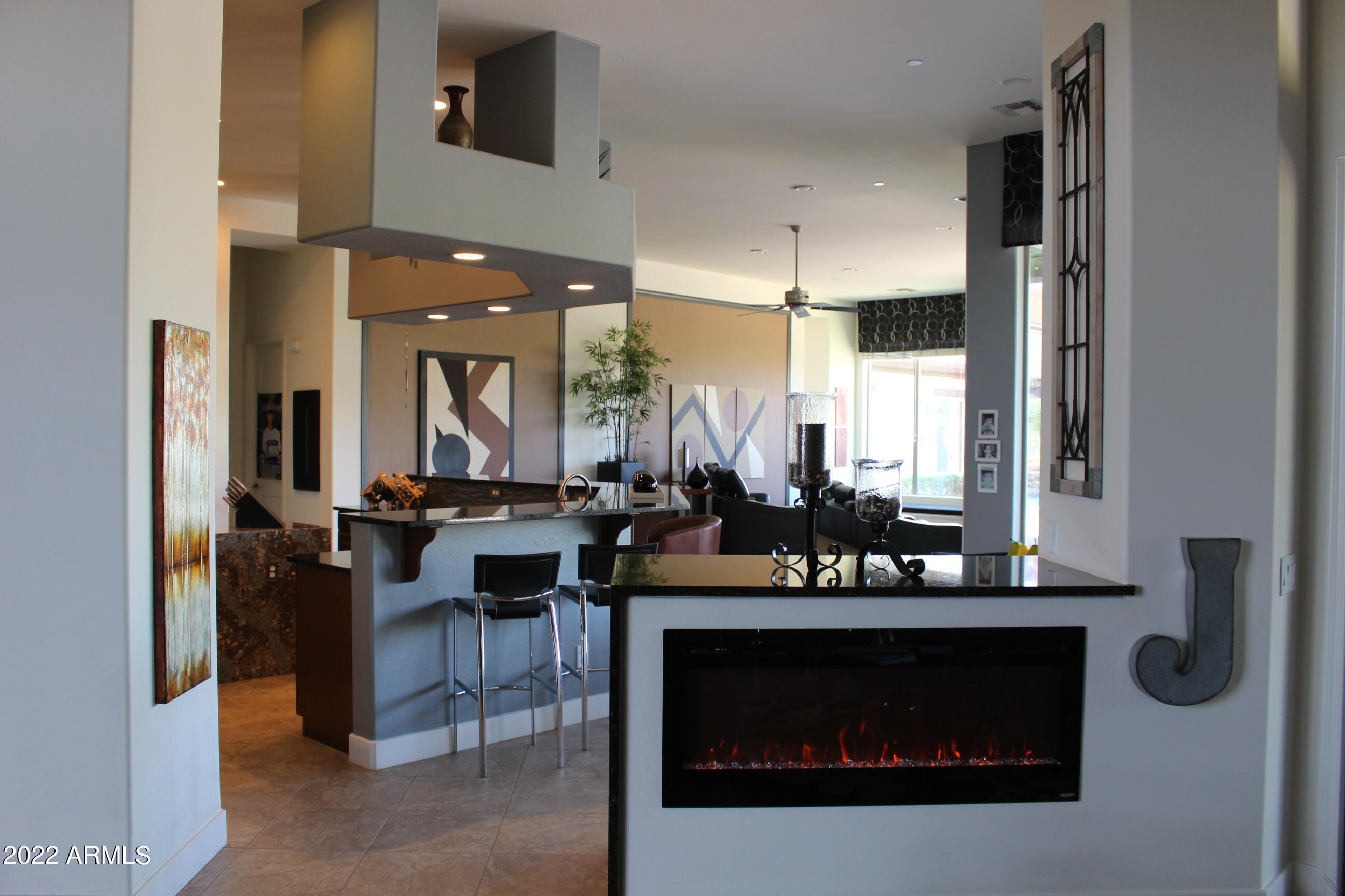 9156 West Bajada Road Peoria, AZ 85383 - Photo 5 of 31 Kitchen/Family Room