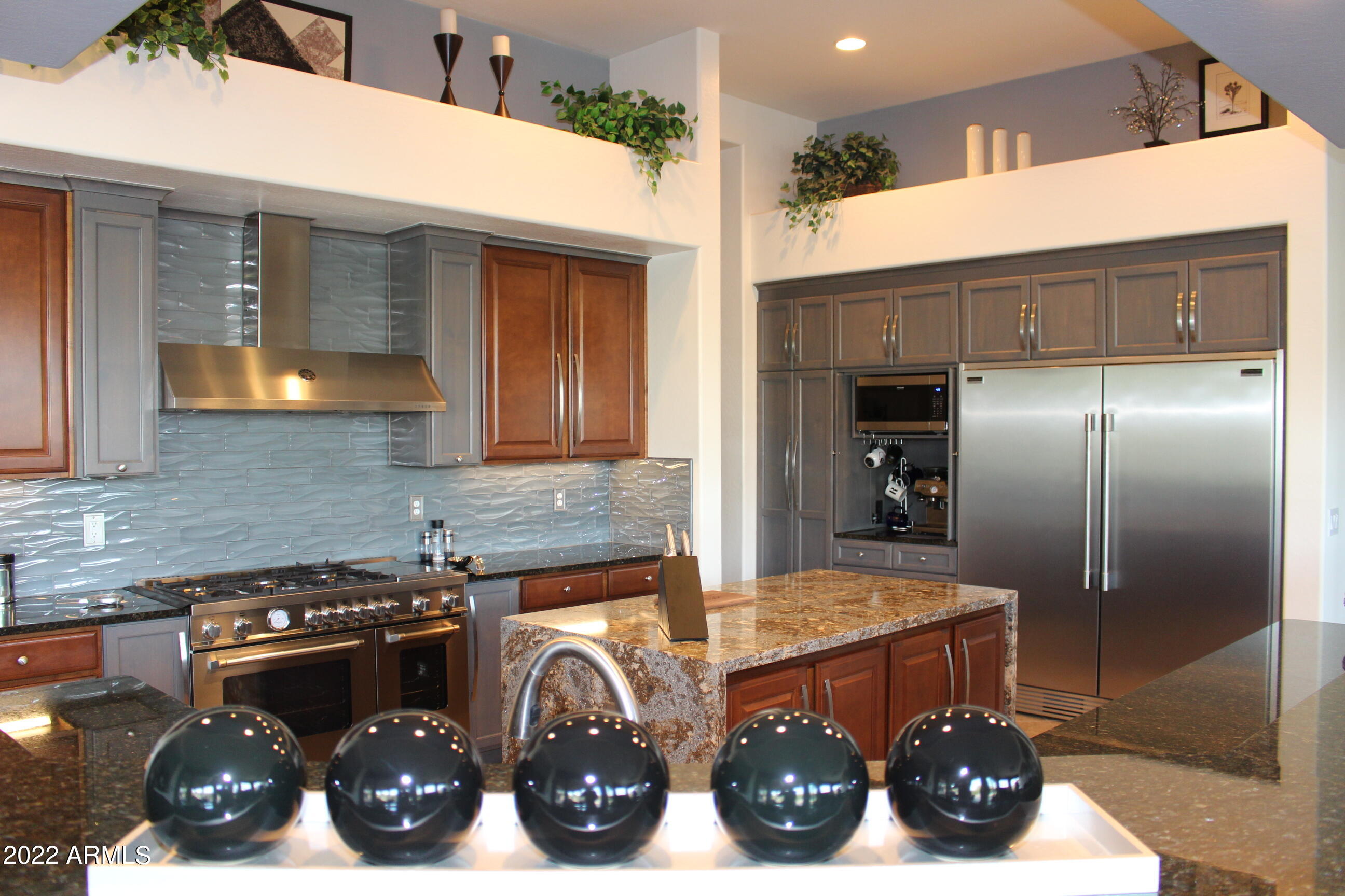 9156 West Bajada Road Peoria, AZ 85383 - Photo 8 of 31 Room For All The Chefs