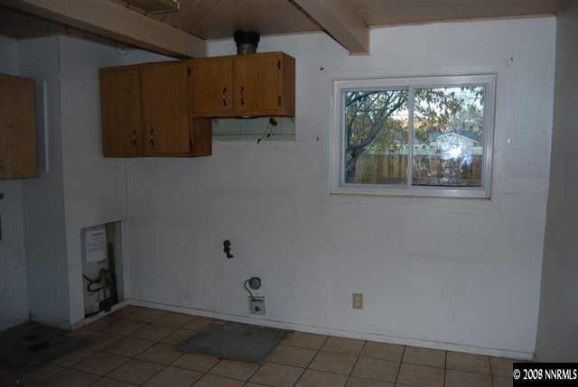 1585 Trainer Way Reno, NV 89512 - Photo 5 of 9 a view of a window in a room