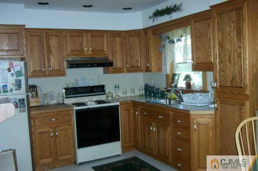 428 Decatur Avenue Middlesex, NJ 08846 - Photo 4 of 4 Gallery Image 4