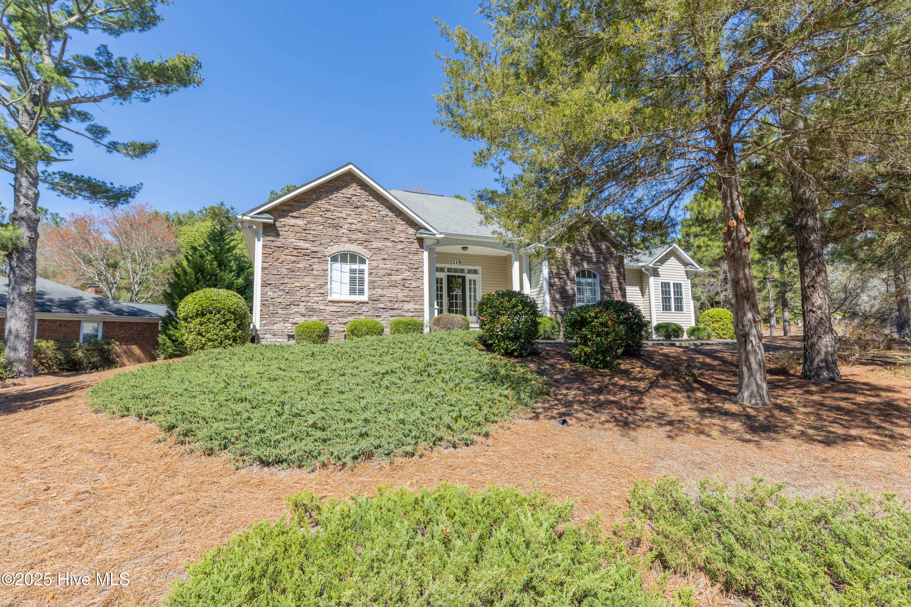 115 Oakmont Circle Pinehurst, NC 28374 - Photo 3 of 65 115 Oakmont Cir-706