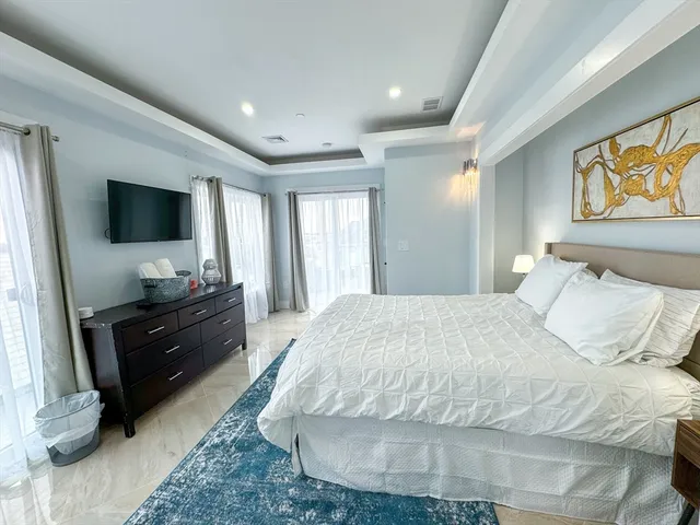 $5,900 | 31 Train Street, Unit 3FURNISHED, Boston, MA 02122