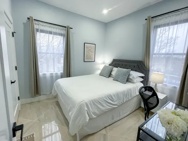 $5,900 | 31 Train Street, Unit 3FURNISHED, Boston, MA 02122