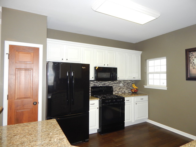 387 Ridge Road North Aurora, IL 60542 - Photo 9 of 25