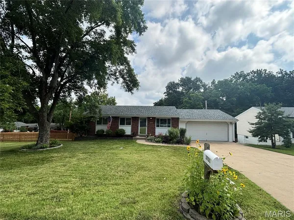 $285,000 | 3731 Calef Drive, St. Louis, MO 63125