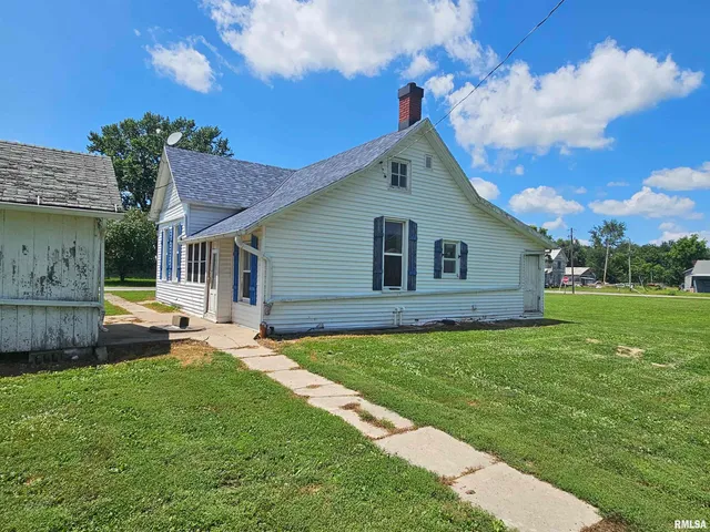 $55,000 | 75 North Co Road 830, Mendon, IL 62351