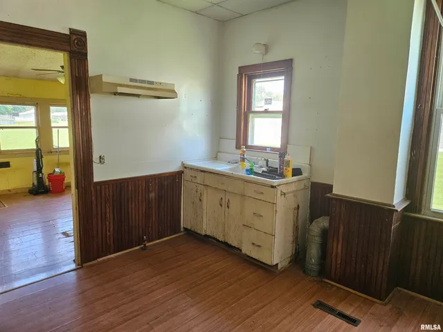 $55,000 | 75 North Co Road 830, Mendon, IL 62351