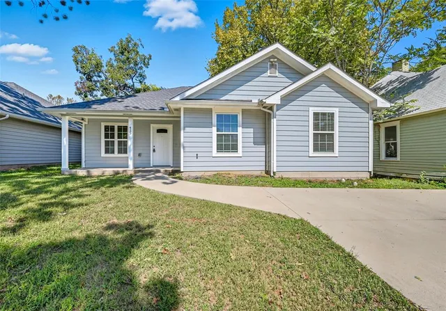 $230,000 | 415 West Monterey Street, Denison, TX 75020