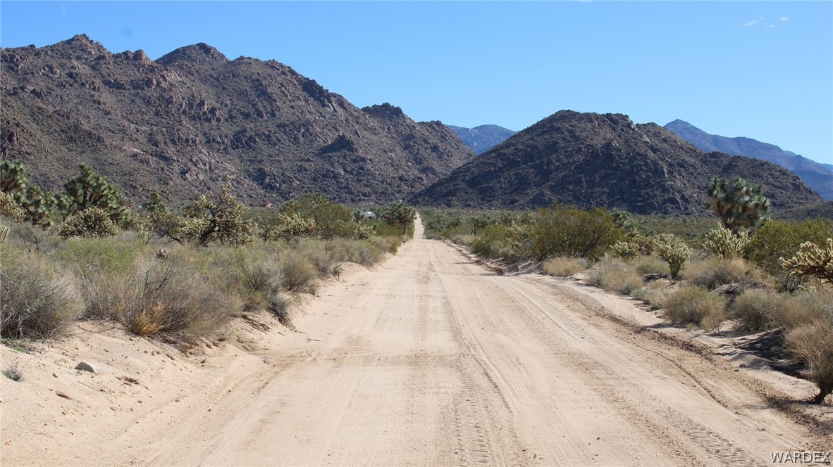 11961 Sherry Road Yucca, AZ 86438 - Photo 6 of 11