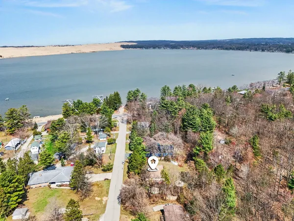 $675,000 | 732 North 22nd Avenue, Mears, MI 49436
