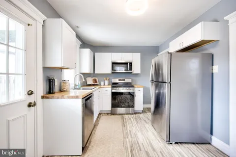 $599,990 | 576 Barrett Avenue, Haverford, PA 19041