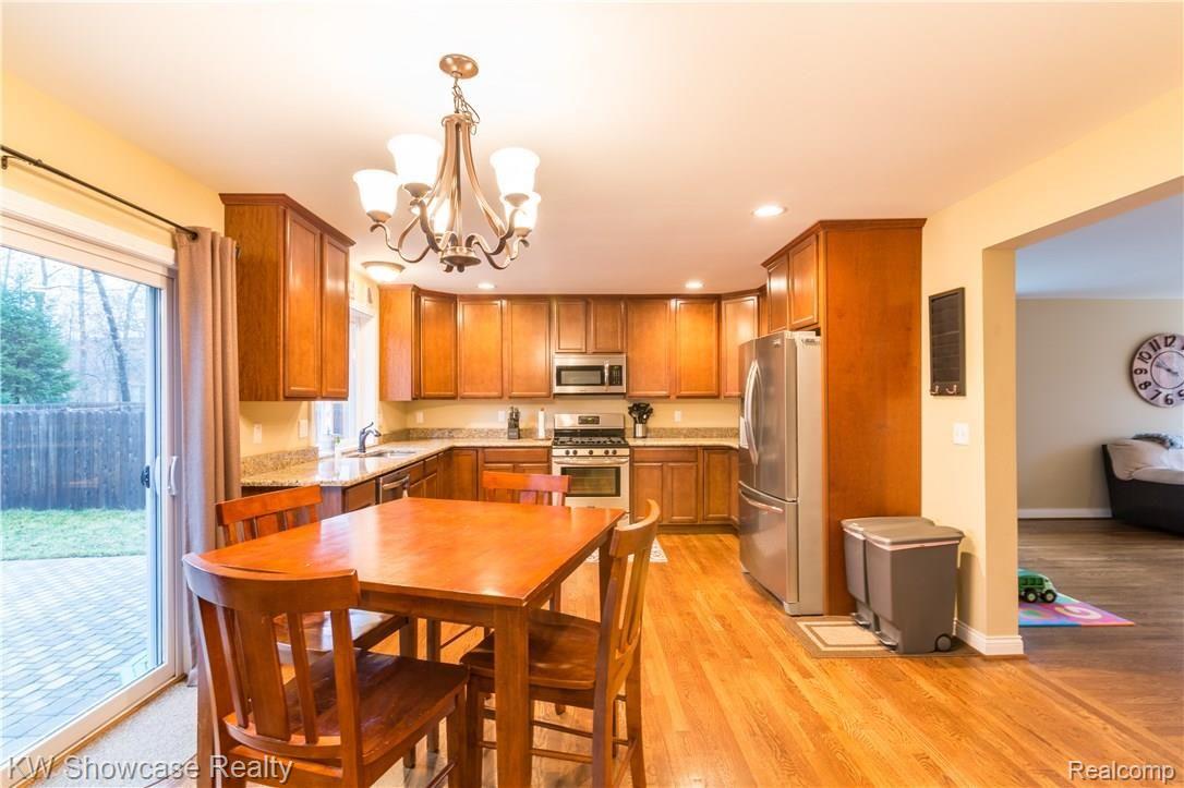 2332 Longview Avenue Rochester, MI 48307 - Photo 11 of 27 033117-2332_Longview_Ave_Rochester_Hills-15.jpg