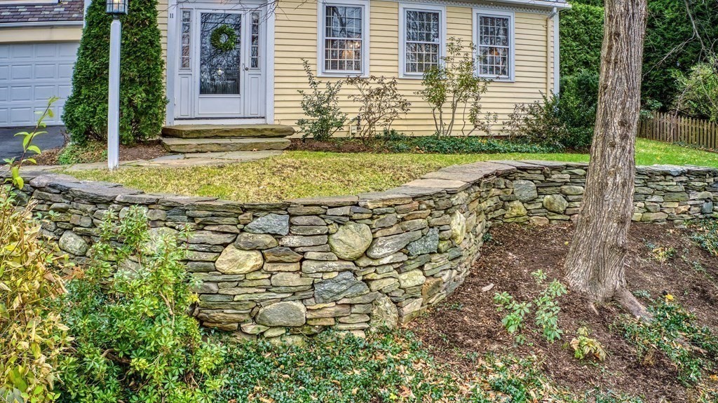 11 Langworthy Road Northampton, MA 01060 - Photo 2 of 33 Gallery Image 2