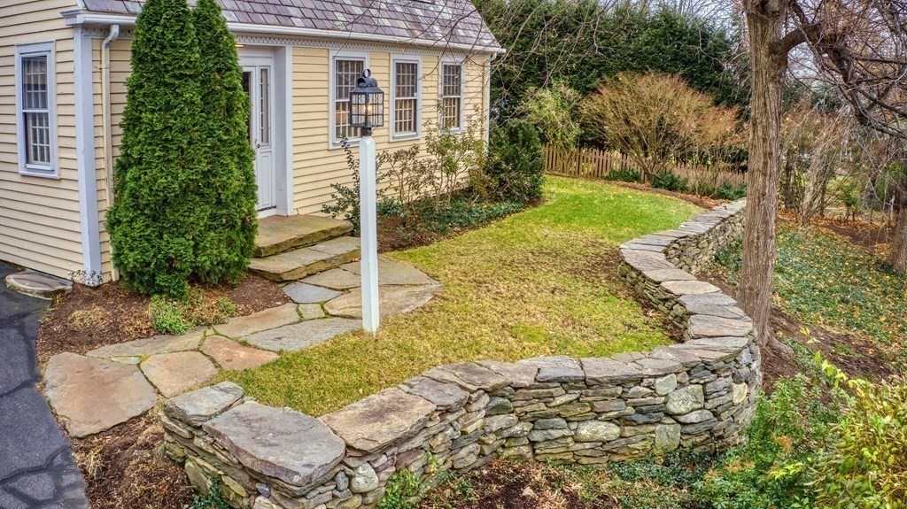 11 Langworthy Road Northampton, MA 01060 - Photo 3 of 33 Gallery Image 3