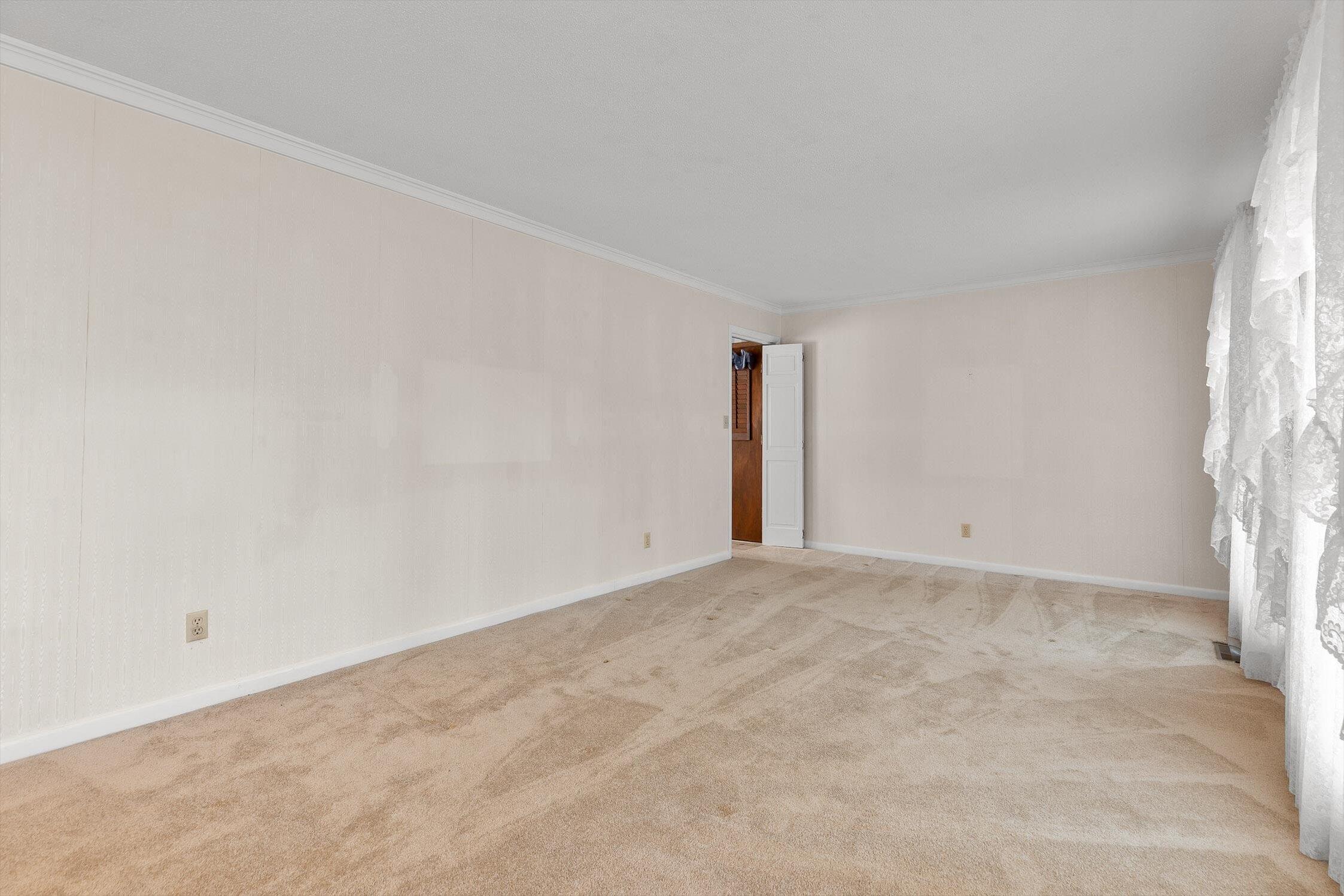 2104 Crown Ct Lane Chattanooga, TN 37421 - Photo 11 of 29 Living Room