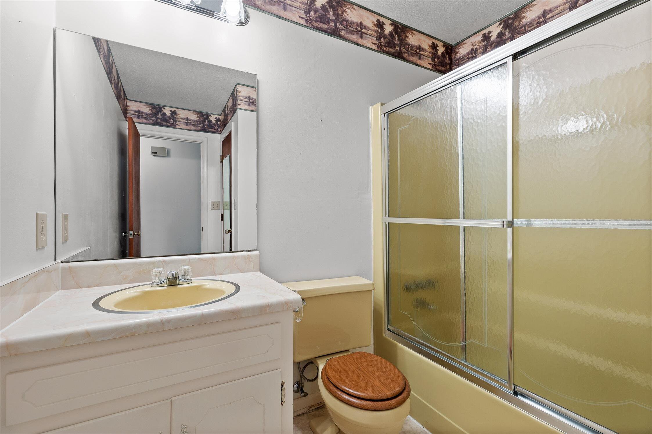 2104 Crown Ct Lane Chattanooga, TN 37421 - Photo 18 of 29 Hallway Bathroom
