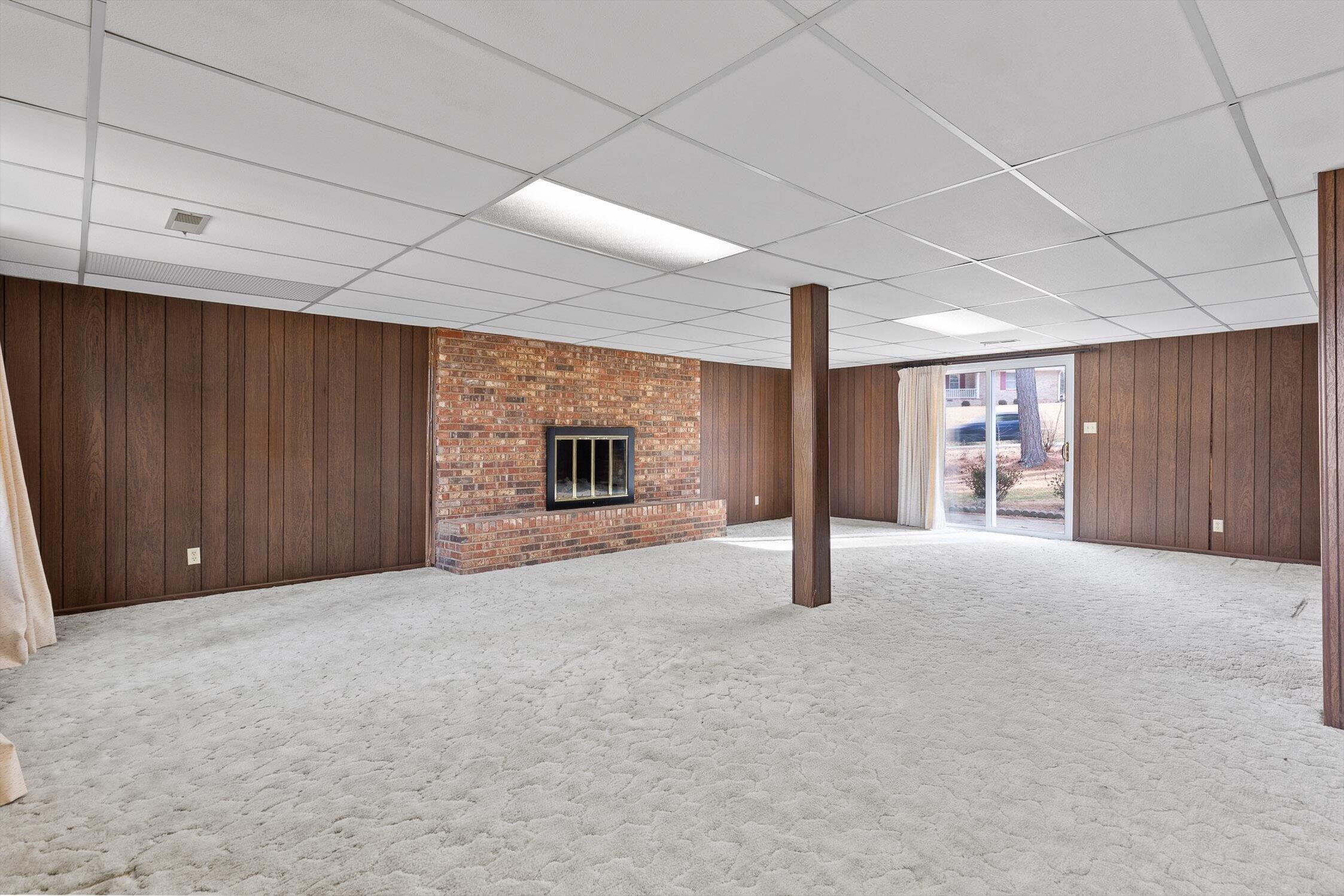 2104 Crown Ct Lane Chattanooga, TN 37421 - Photo 19 of 29 Family Room