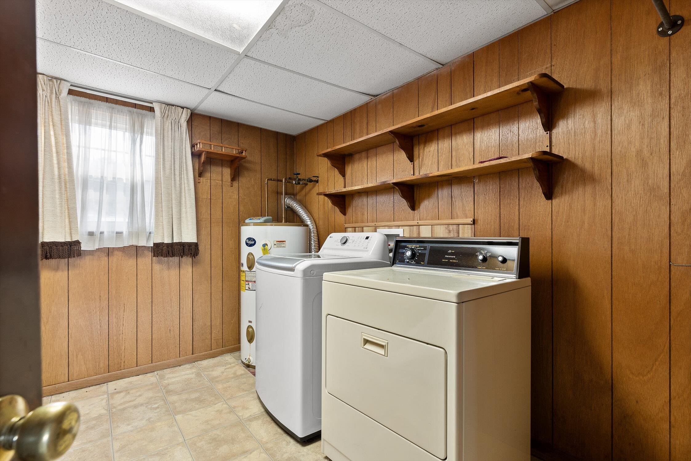 2104 Crown Ct Lane Chattanooga, TN 37421 - Photo 23 of 29 Laundry Room